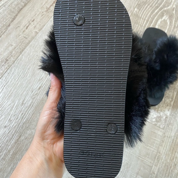 Alexis Faux Fur Sandals - Picture 6 of 8